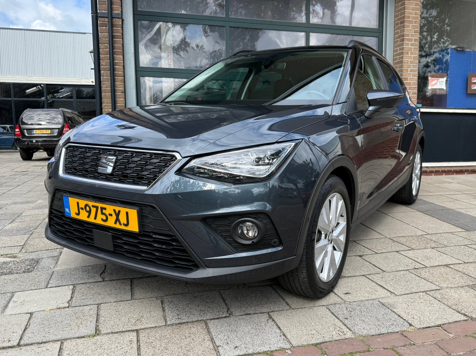 Seat Arona 1.0 TSI 95pk 2020 | Alcantara | Trekhaak | Camera, Auto's, Voorwielaandrijving, USB, 1064 kg, 49 €/maand
