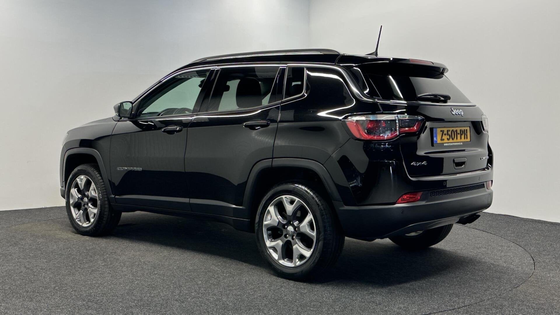 Jeep Compass 1.4 MultiAir Limited 4x4 PANO NAVI ECC CRUISE D, Auto's, Automaat, Parkeerassistent, 450 kg, Gebruikt