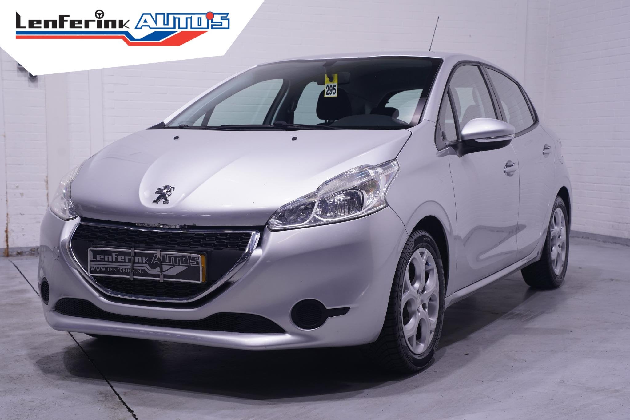 Peugeot 208 1.2 VTi Blue Lease Navigatie Cruisecontrol, Auto diversen, Handgeschakeld, Zilver of Grijs, Benzine, Peugeot