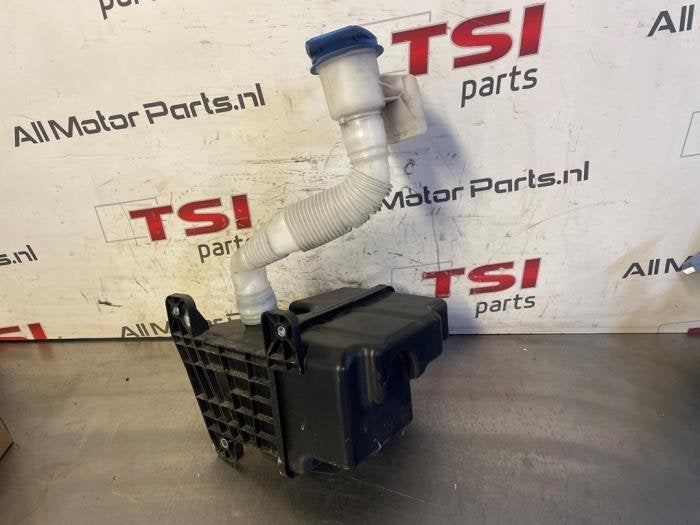 Ruitensproeiertank voor van een Volkswagen Golf, Gebruikt, -, Volkswagen, -