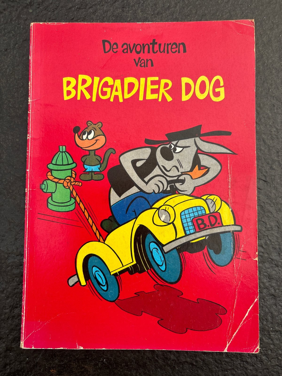 De avonturen van Brigadier Dog - Vintage stripboek, Ophalen of Verzenden, Gelezen