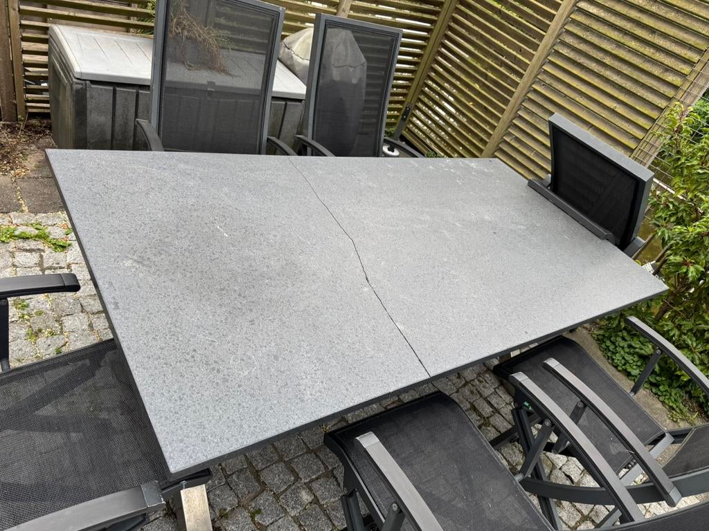 Gratis af te halen: Tuintafel met (gebroken) granieten blad, Ophalen, Gebruikt, Rechthoekig, Rvs