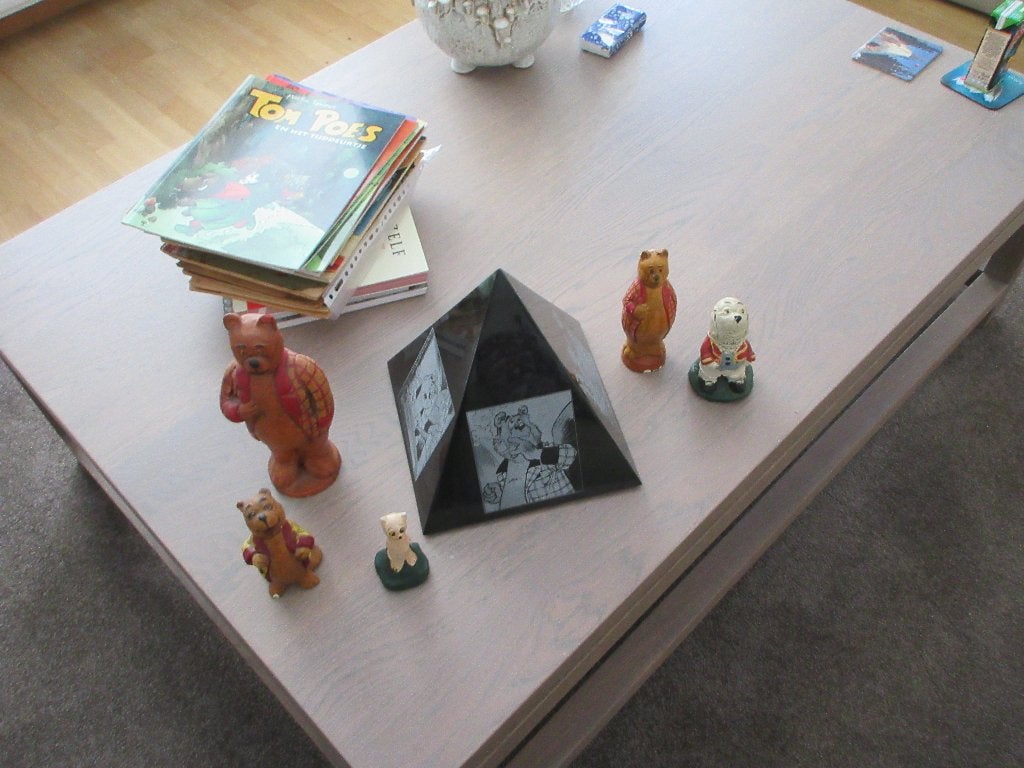Bommel en tom poes beeldjes.Piramide met bommel, Ophalen of Verzenden, Meerdere stripboeken, Maarten Toonder, Zo goed als nieuw