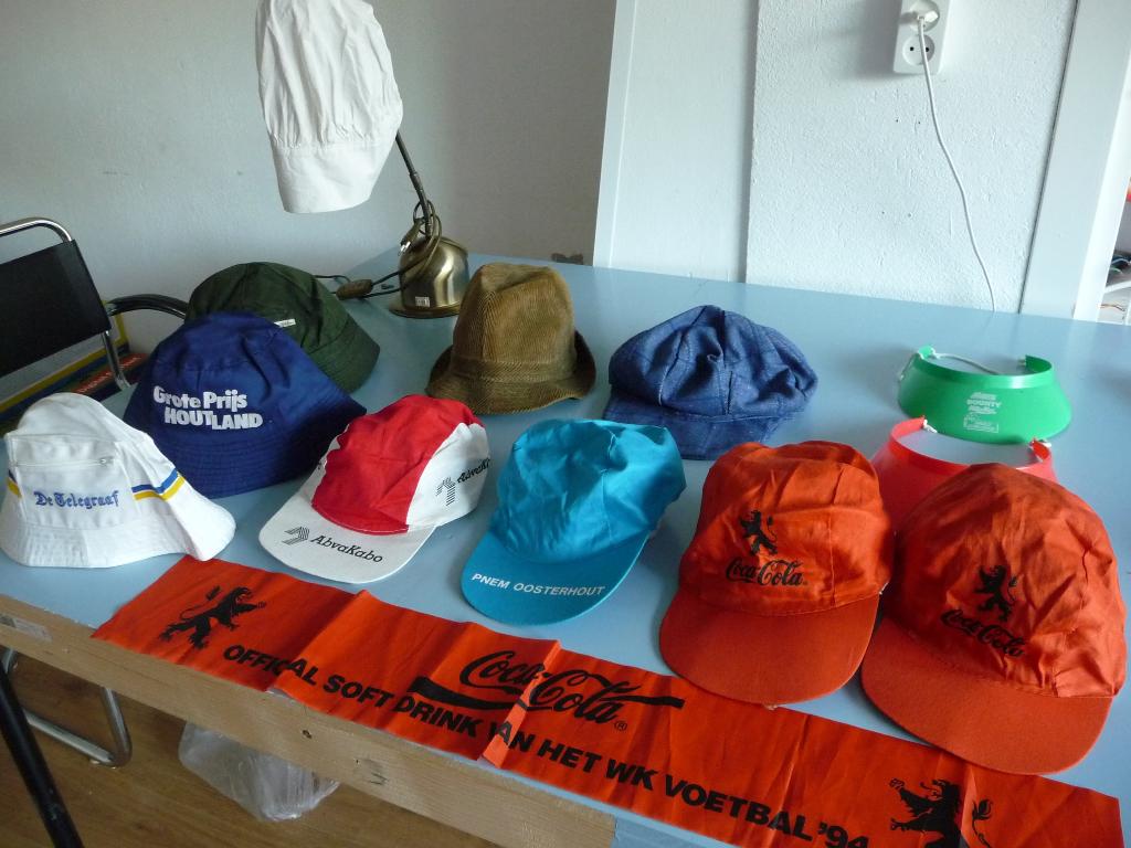 Petten, zonnenhoedjes , zonneklep ( div. merken + modellen), Verzamelen, Merken en Reclamevoorwerpen, Ophalen, Zo goed als nieuw