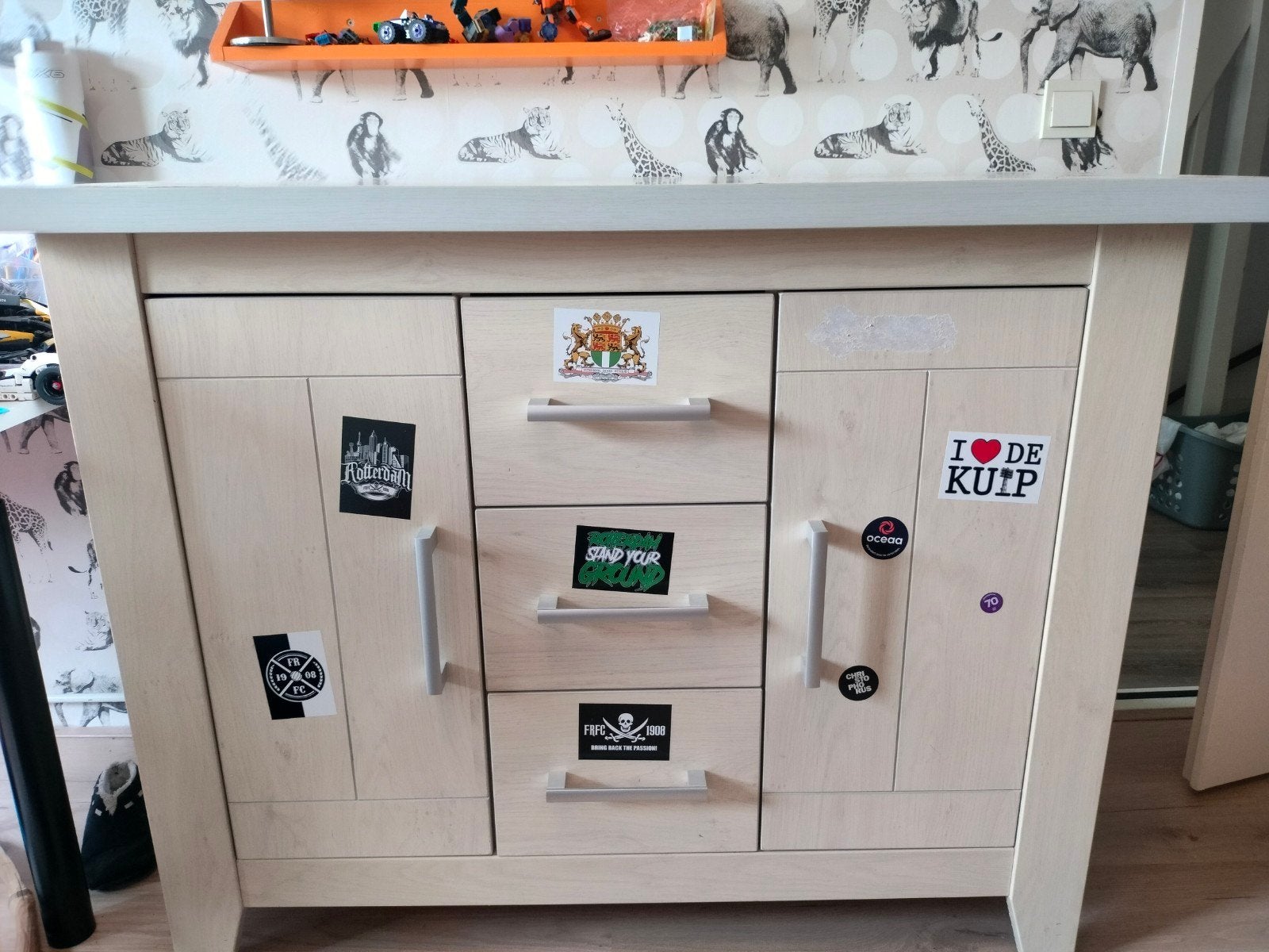 Commode - Gebruikt met gebruikerssporen (120x60x93,5 cm), Kinderen en Baby's, Kinderkamer | Commodes en Kasten, Ophalen