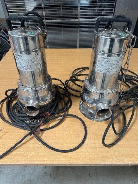 2x Arven vuilwaterpompen incl. schakelkast nieuw, Ophalen of Verzenden, Nieuw, Overige merken, Overige typen