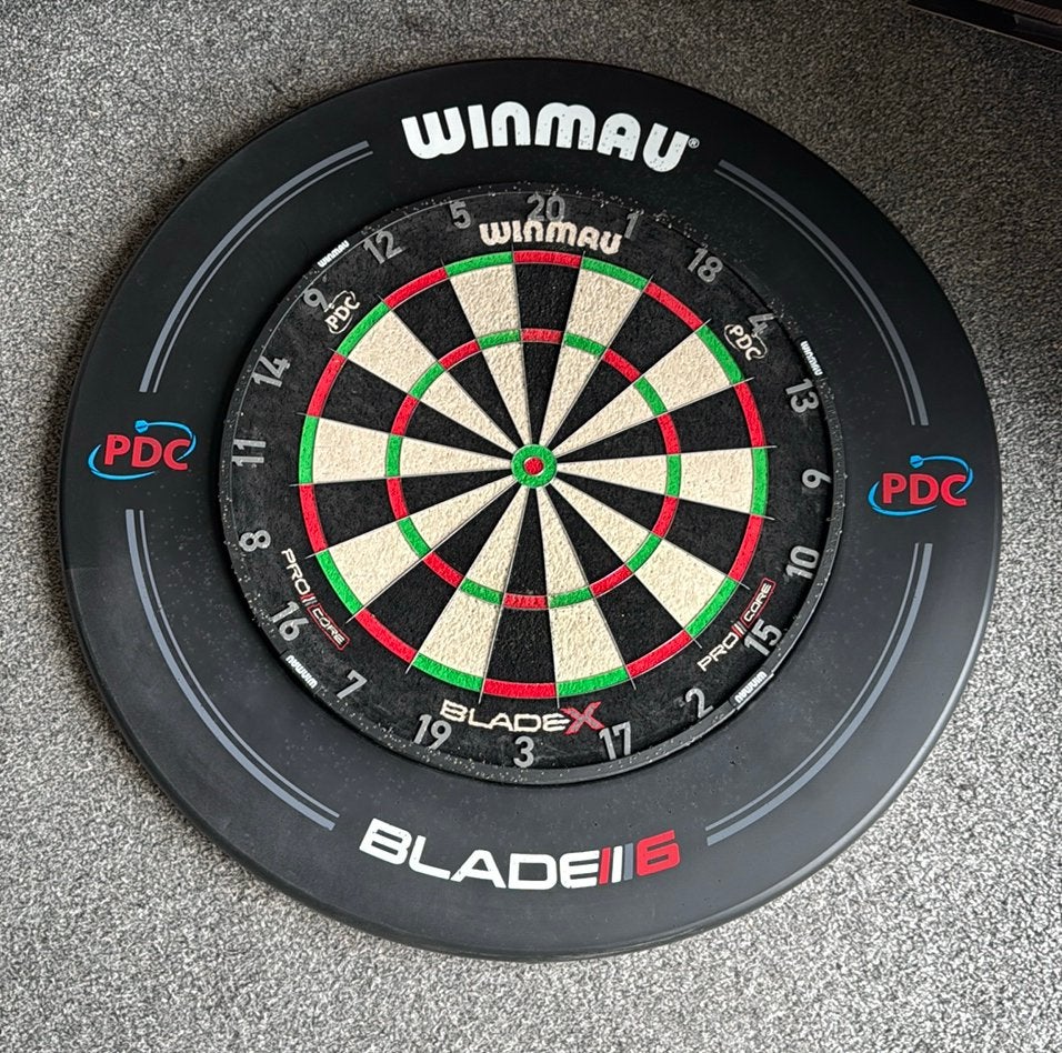 Winmau Blade X Dartbord  / surround optie, Sport en Fitness, Ophalen, Gebruikt, Dartbord