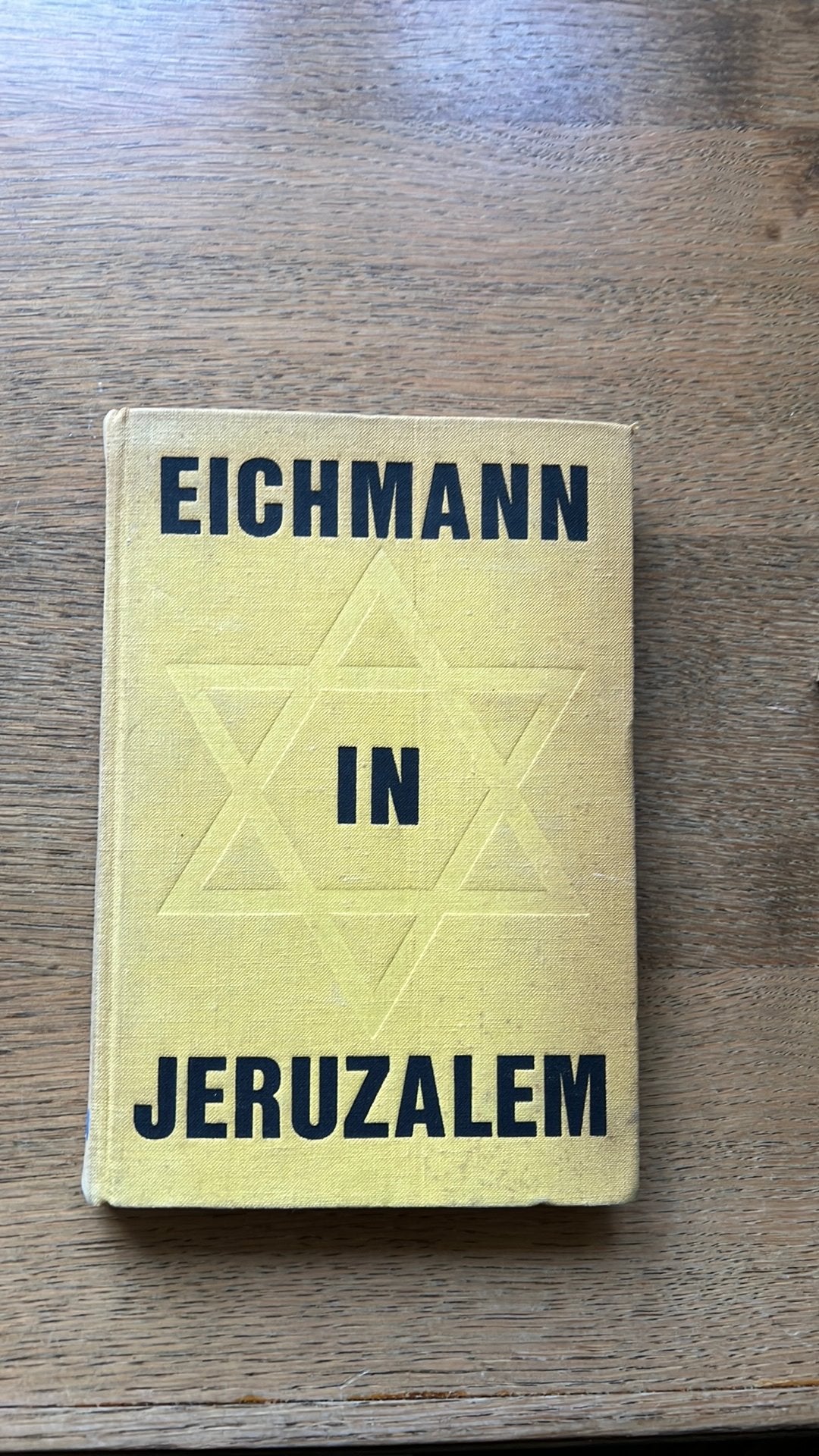 Eichmann in Jeruzalem - Hannah Arendt (1962), Ophalen of Verzenden, 20e eeuw of later, Gelezen