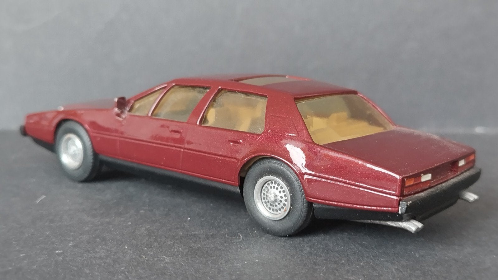 Aston Martin Lagonda 1:43 Western Models Pol, Overige merken, Auto, Verzenden, .