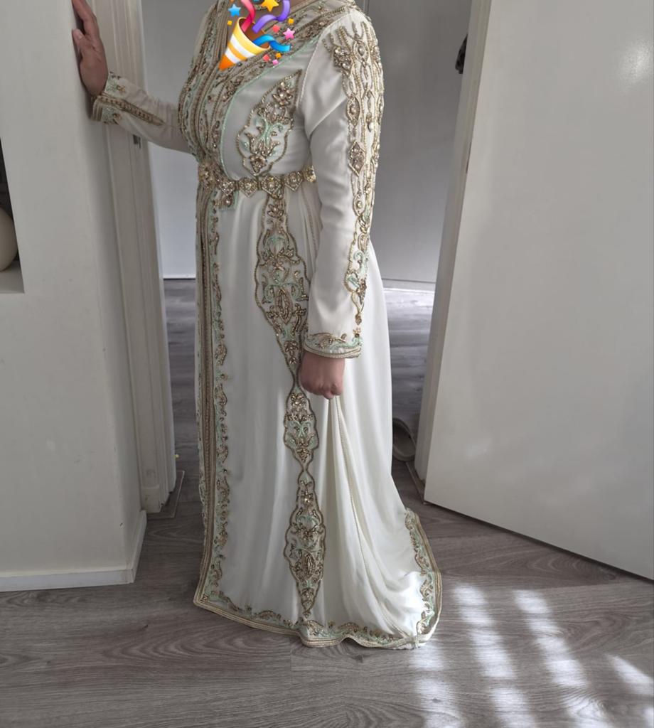 Elegante Witte Caftan met Gouden Borduurwerk, Kleding | Dames, Jurken, Wit, Onder de knie, Ophalen, Maat 38/40 (M)