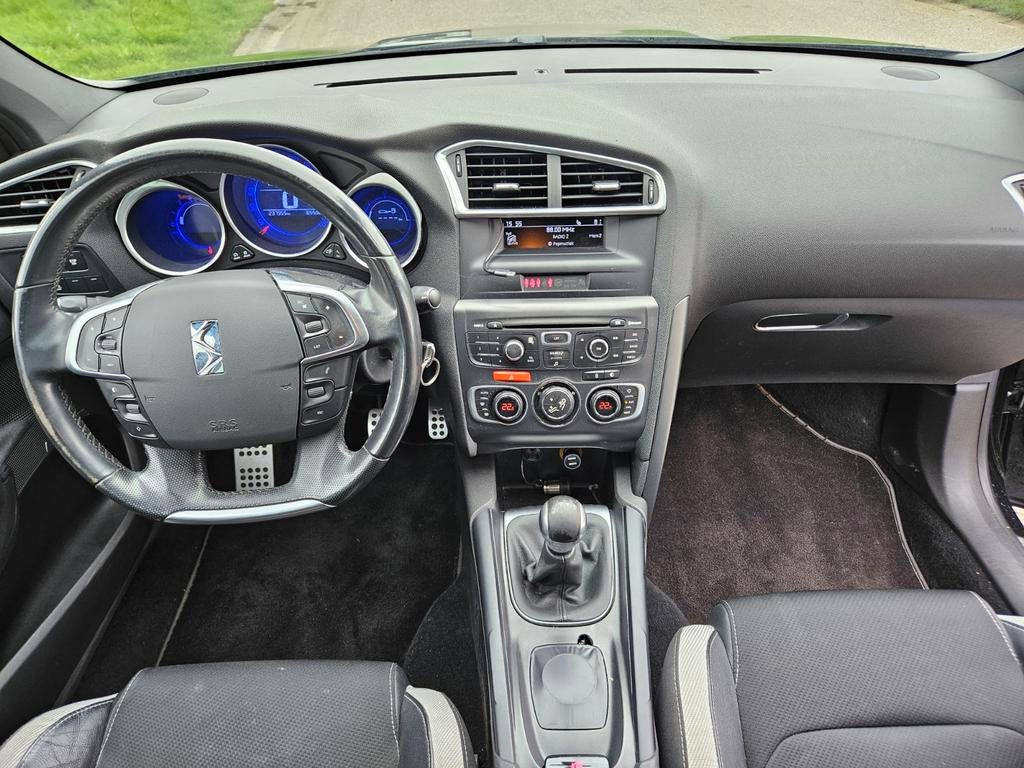 Citroën DS4 1.6 VTI Chic APK | NAVI | PARKEERSENS | INRUIL, Auto's, Citroën, Zwart, 4 cilinders, Zwart, Particulier