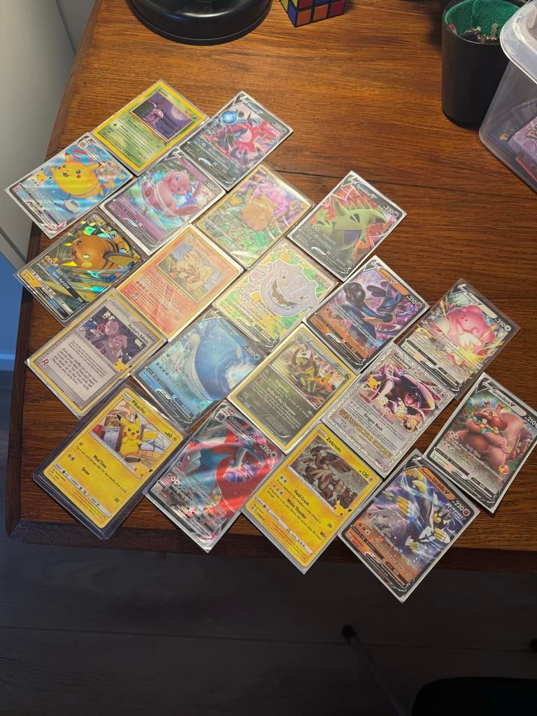 Zeldzame Pokémon kaarten + boekje - Waarde €200, Hobby en Vrije tijd, Verzamelkaartspellen | Pokémon, Ophalen of Verzenden, Zo goed als nieuw