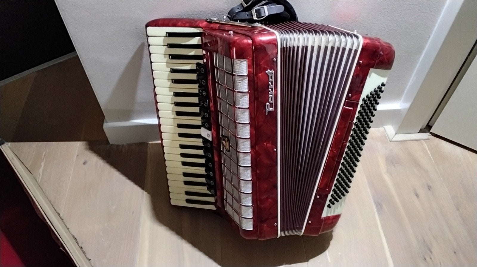 Parrot Accordeon 120 bas/4 korig, Gebruikt, Toetsaccordeon, Met koffer, 120-bas
