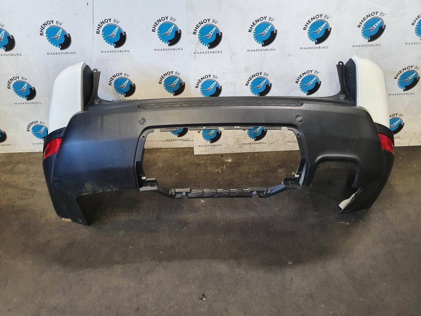 LANDROVER RANGE ROVER SPORT BUMPER ACHTER 2016, Gebruikt, Ophalen of Verzenden, Stiba lid, Achter
