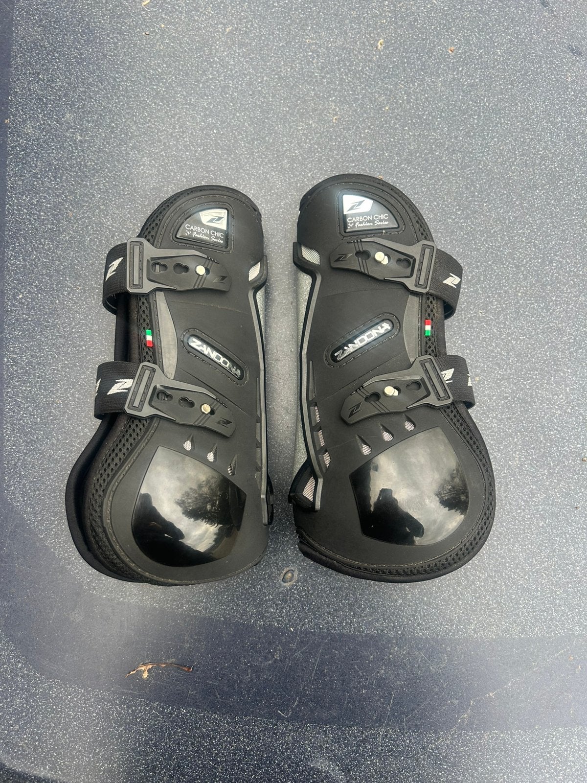 Zandona carbon chic peesbeschermers, Peesbeschermers, Ophalen of Verzenden, Zo goed als nieuw, Rijden