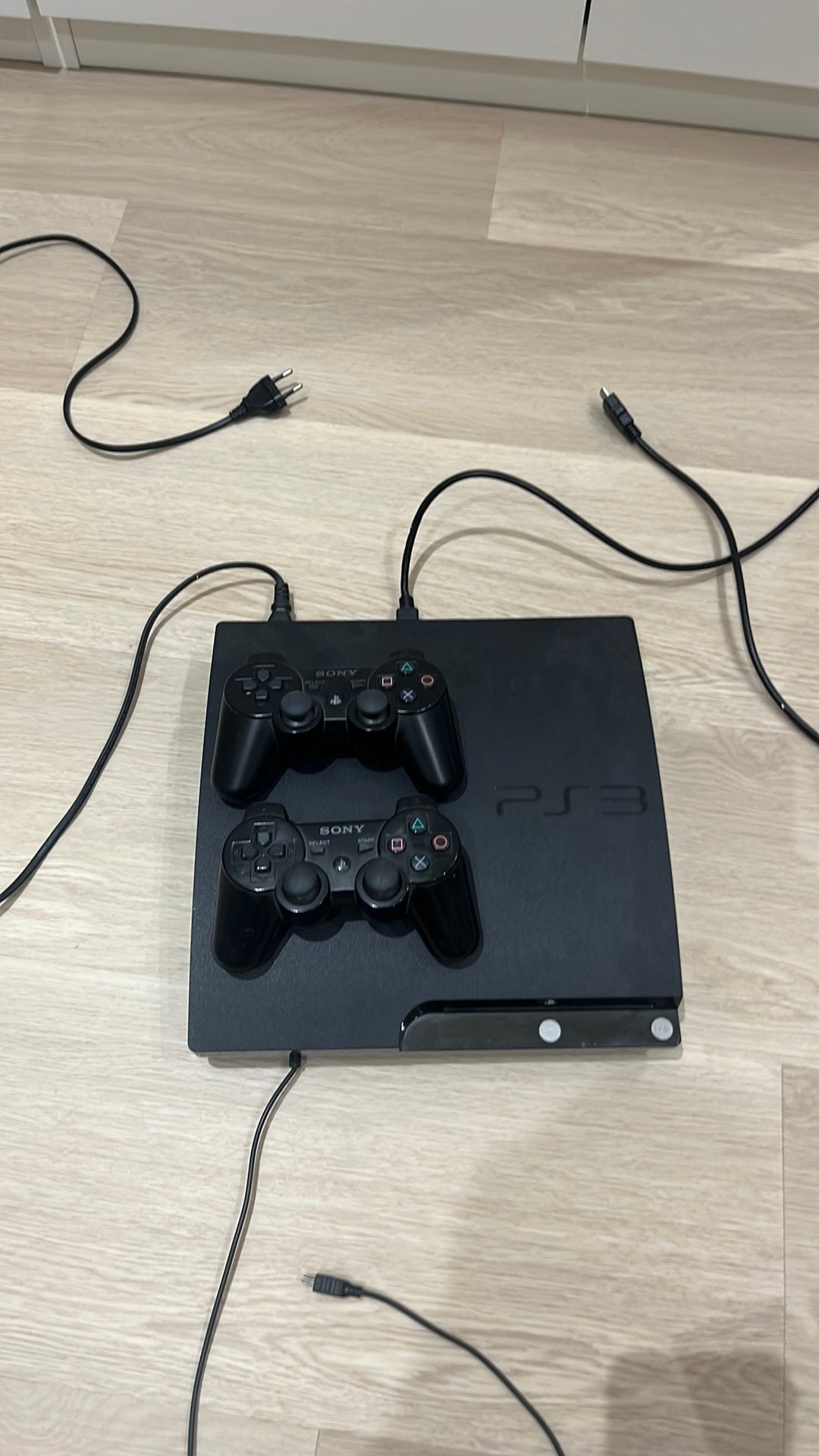 PlayStation 3 met 10 games, inclusief GTA V en FIFA 17, Spelcomputers en Games, Ophalen, Met 2 controllers, Slim, Gebruikt