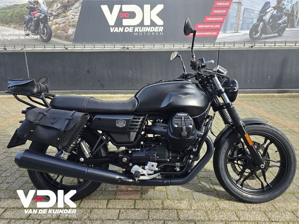 MOTO GUZZI V 7 STONE (bj 2019) 5.310 km, 2 cilinders, 744 cc, Motorrijbewijs A, Bedrijf