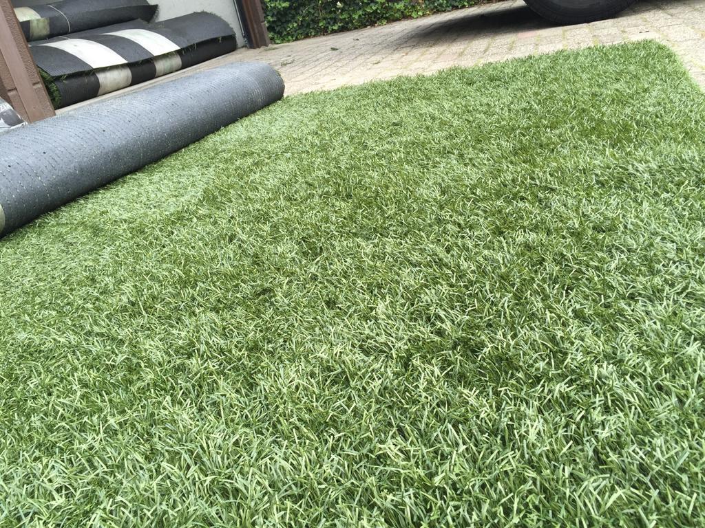 20m2 Kunstgras. 4cm Hoog! (4 x 5m) €100,-, Tuin en Terras, Gras en Kunstgras, Kunstgras, Gebruikt, 20 m² of meer, Ophalen of Verzenden