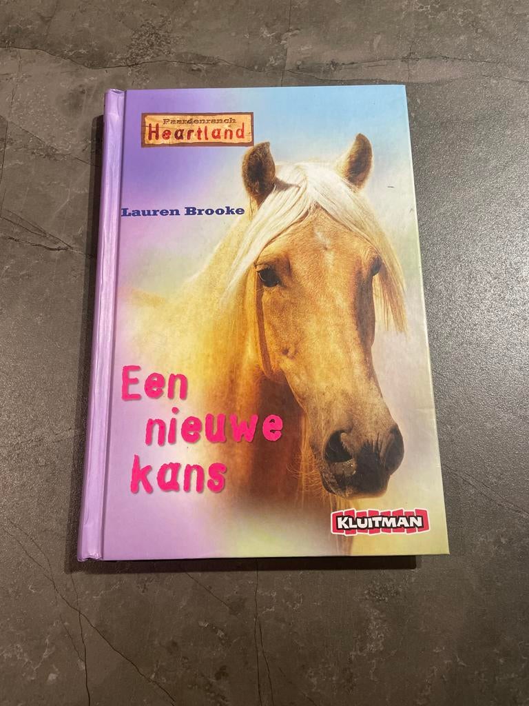 Paardenranch Heartland - Een nieuwe kans, Boeken, Ophalen of Verzenden, Zo goed als nieuw, Fictie algemeen