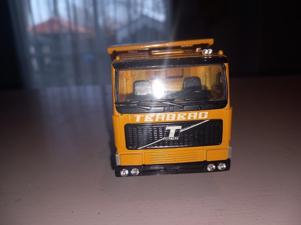 Nette terberg kipper 6 asser van de firma mourik, Hobby en Vrije tijd, Verzenden, Zo goed als nieuw, Bus of Vrachtwagen, Conrad