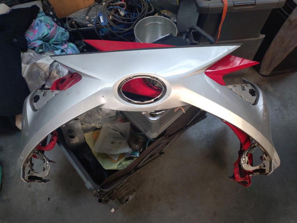 Toyota aygo voorbumper  bumper lift 2017, Ophalen of Verzenden, Toyota, Spatbord