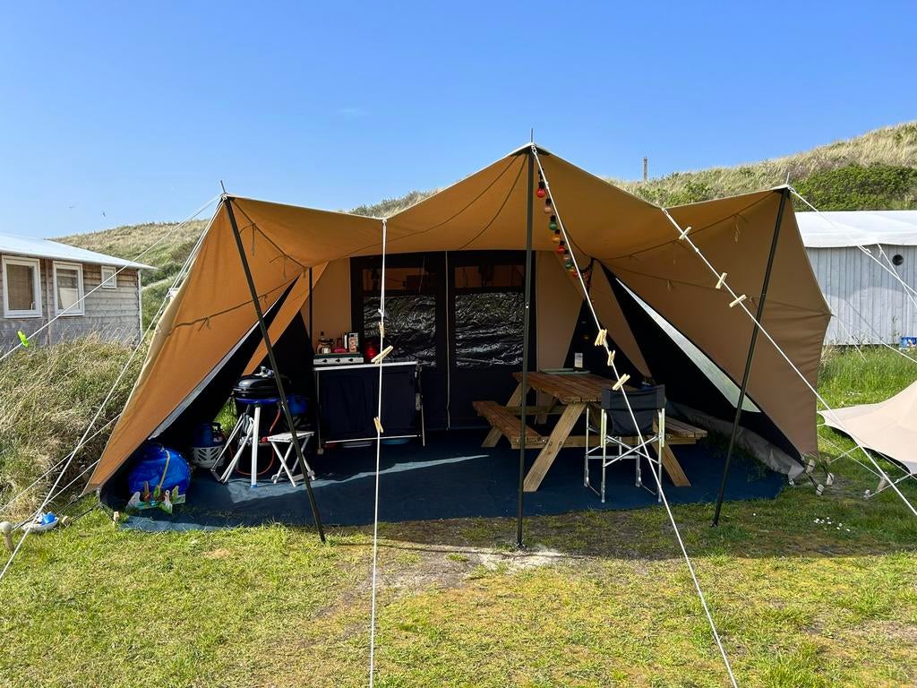 Tent op Vlieland, Ophalen