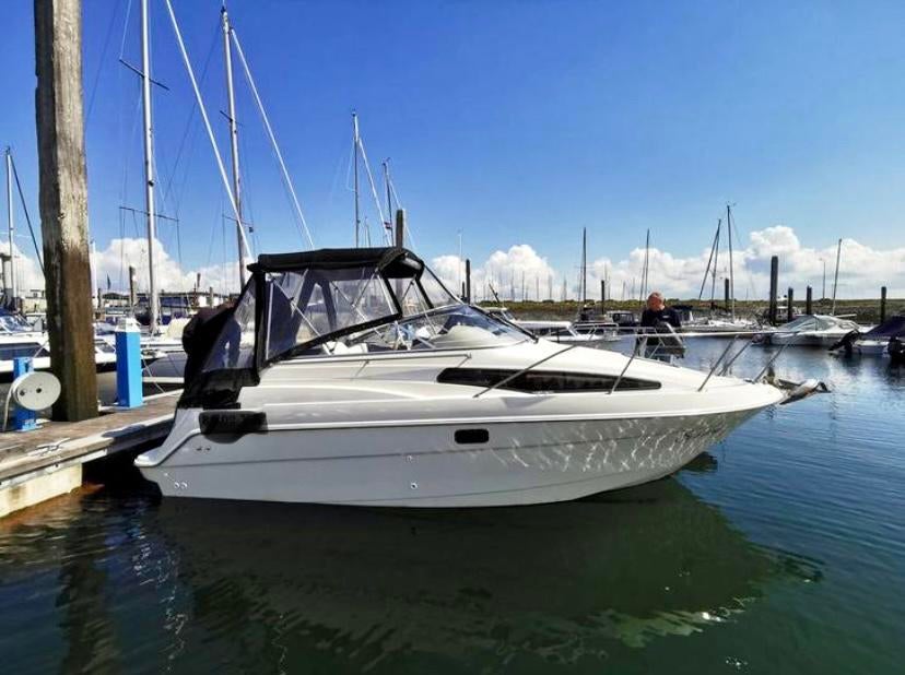 In Prijs Verlaagd!!! Bayliner 2355 SC Ciera Sunbridge, Watersport en Boten, Ophalen, Binnenboordmotor, Zo goed als nieuw, 200 pk of meer