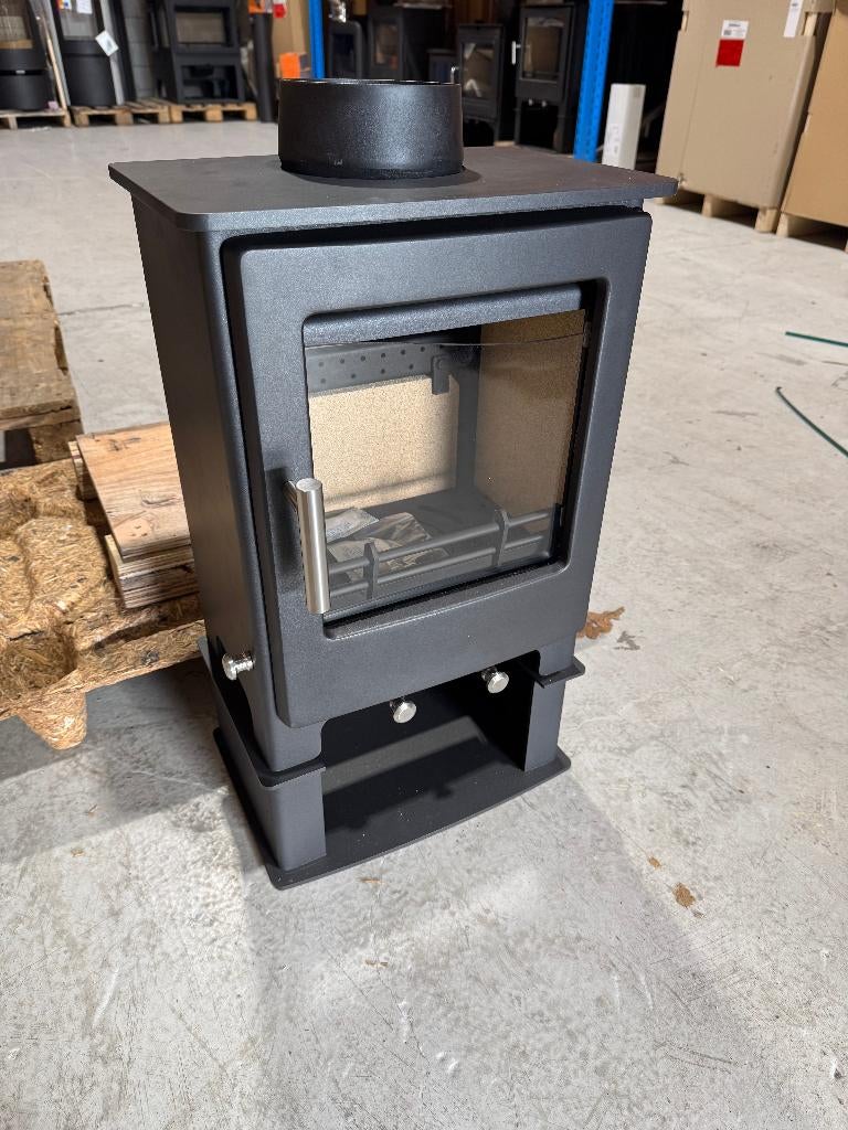Kleine nieuwe (4kw) houtkachel, Ophalen of Verzenden, Vrijstaand, Hout, Nieuw