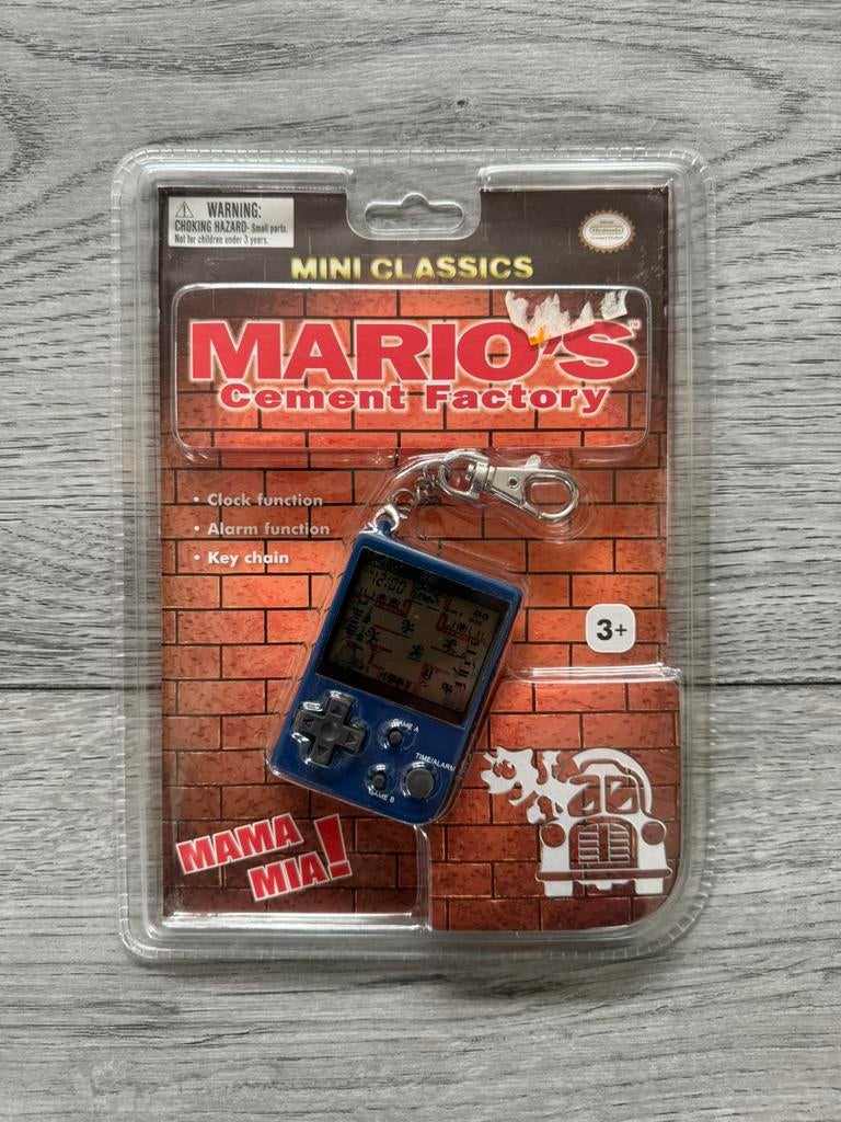 Nintendo Mini Classics sleutelhanger, Mario’s cement factory, Ophalen of Verzenden, Zo goed als nieuw, Overige modellen