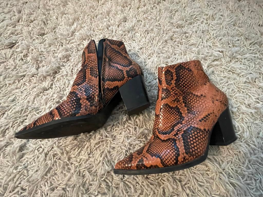 Oranje Snake Print Cowboylaarzen - maat 38- Amper Gedragen, Lage of Enkellaarzen, Oranje, Ophalen of Verzenden, Zo goed als nieuw