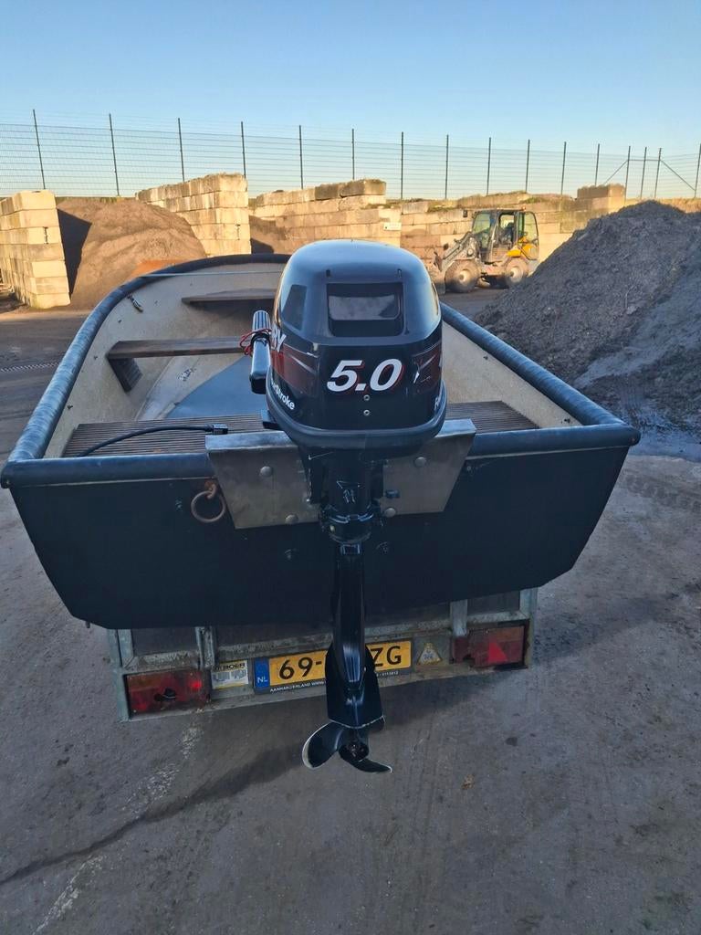 Leuk polyester bootje met 5pk motor, Ophalen of Verzenden, Gebruikt