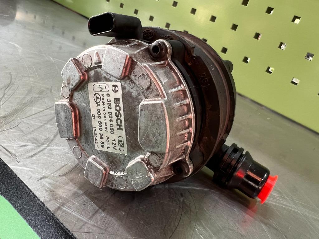 Mercedes Benz Waterpomp A0005002688 OEM gebruikt, Ophalen of Verzenden, Gebruikt, Mercedes-Benz