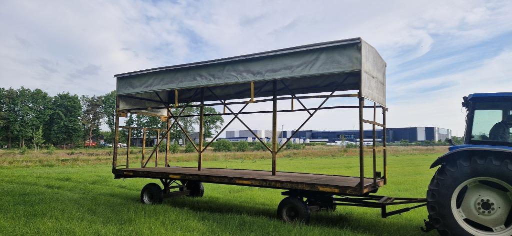Schapen transportwagen wolfwerende huifaanhanger, Ophalen, Gebruikt