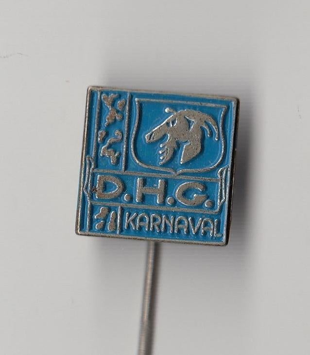 Carnaval Karnaval DHG speldje, Verzamelen, Gebruikt, Niet vindbaar, Niet vindbaar, Speldje of Pin
