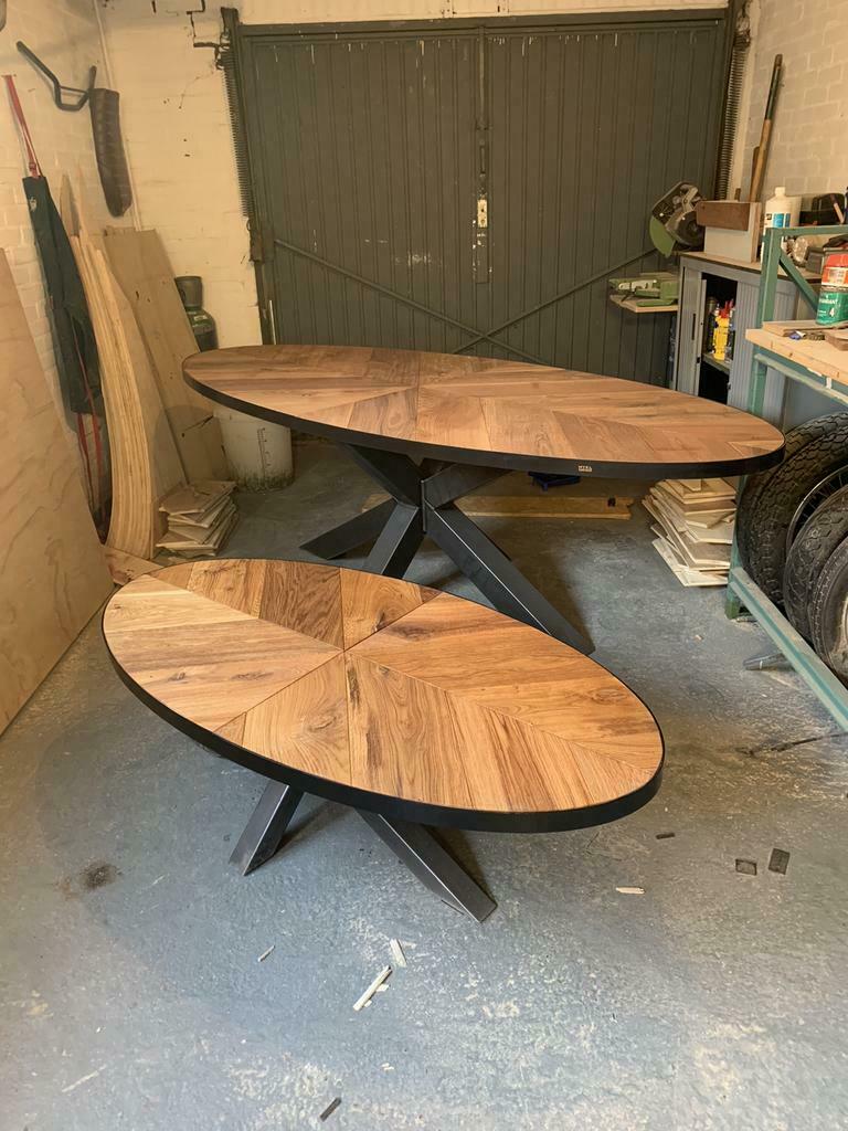 Ovale eettafel met bijpassende salontafel, Ophalen, Eikenhout, Ovaal, Nieuw