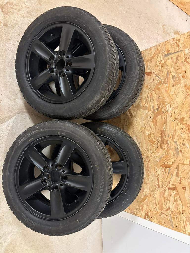 Set winterbanden voor BMW 1-series 205-55-16, Auto-onderdelen, Banden en Velgen, 16 inch, 205 mm, Winterbanden, Ophalen of Verzenden