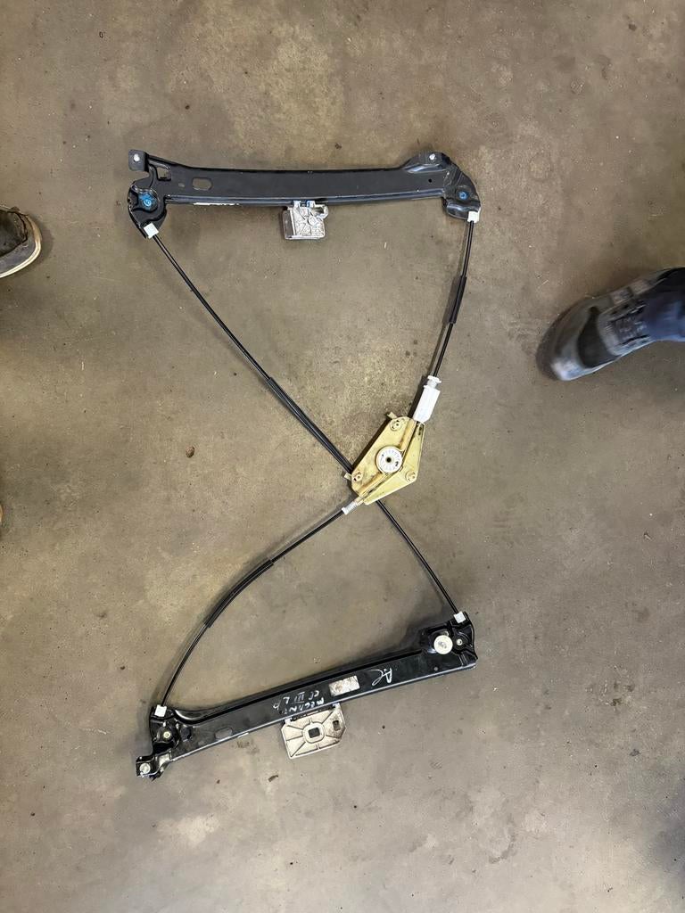 Renault Megane Cabrio Raammechaniek MK3, Voor, Ophalen of Verzenden, Gereviseerd, Renault