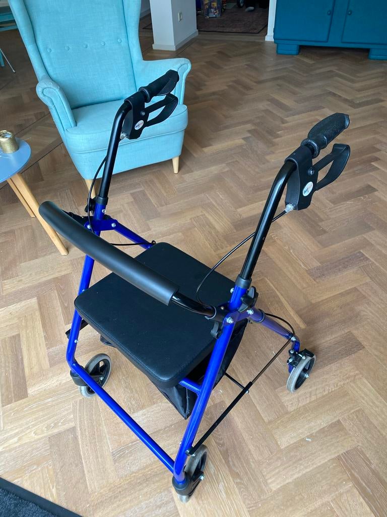 Rollator in goede staat, Ophalen, Opvouwbaar, Zo goed als nieuw