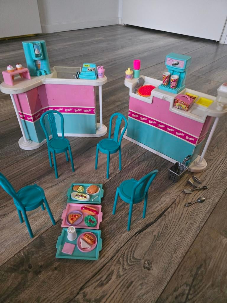 Barbie foodcourt meubels met accesoires vintage, Ophalen of Verzenden, Gebruikt