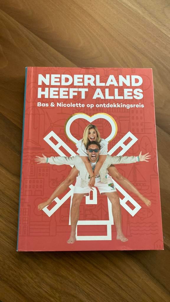 Nicolette van Dam - Nederland heeft Alles, Overige merken, Fiets- of Wandelgids, Zo goed als nieuw, Benelux