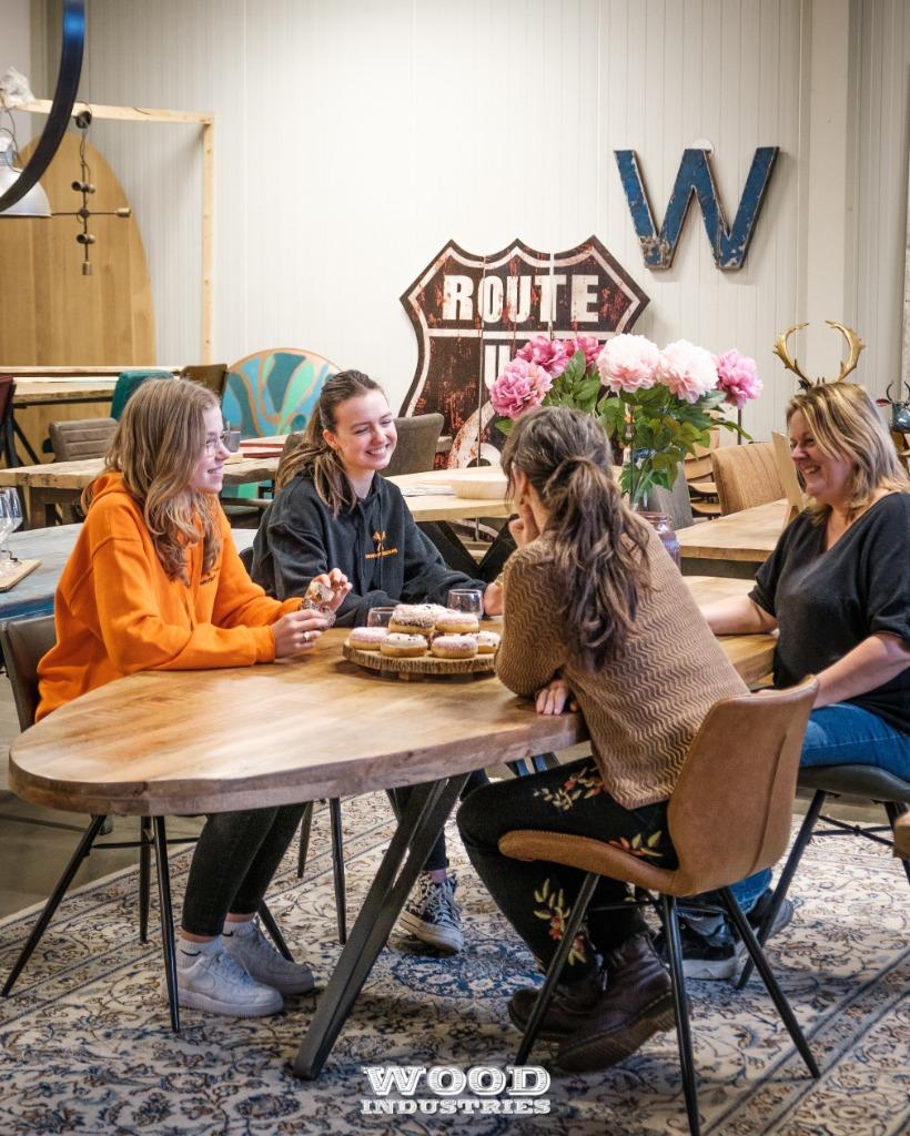 robuuste ovale eettafel stoer oud houten tafel, Vijf personen of meer, Robuust landelijk, Grenenhout, Overige vormen