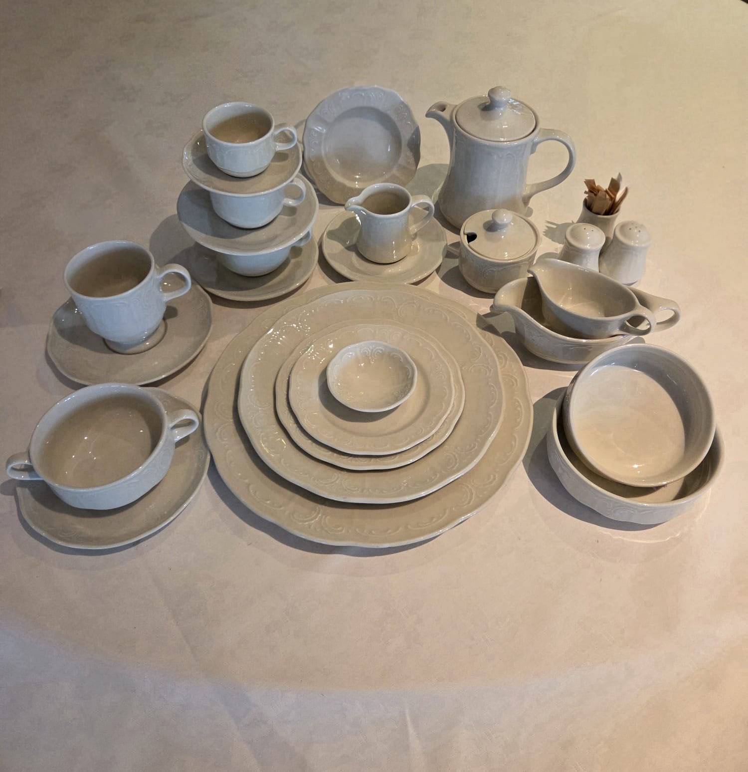 Grote partij -1550 delig- Lilien Bellevue horeca servies, Ophalen, Zo goed als nieuw, Overige stijlen, Porselein