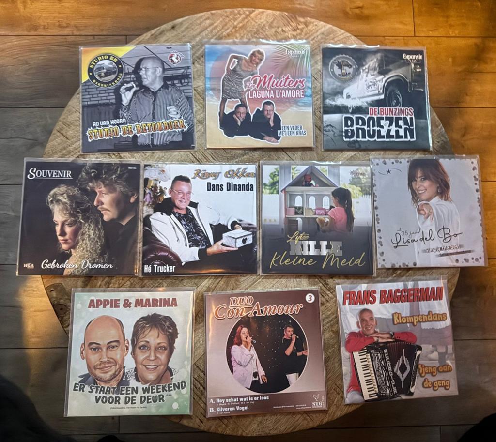 Singels vinyl, Ophalen of Verzenden, Nieuw in verpakking, Overige formaten, Levenslied of Smartlap