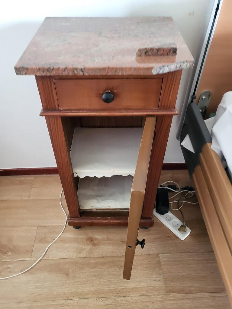 Nachtkastje, Huis en Inrichting, Slaapkamer | Nachtkastjes, Ophalen, Gebruikt, Minder dan 45 cm, 70 cm of meer