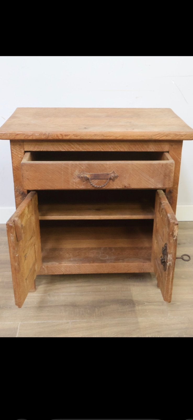 Gave, eikenhouten, antieke kast/ dressoir, robuust, Ophalen