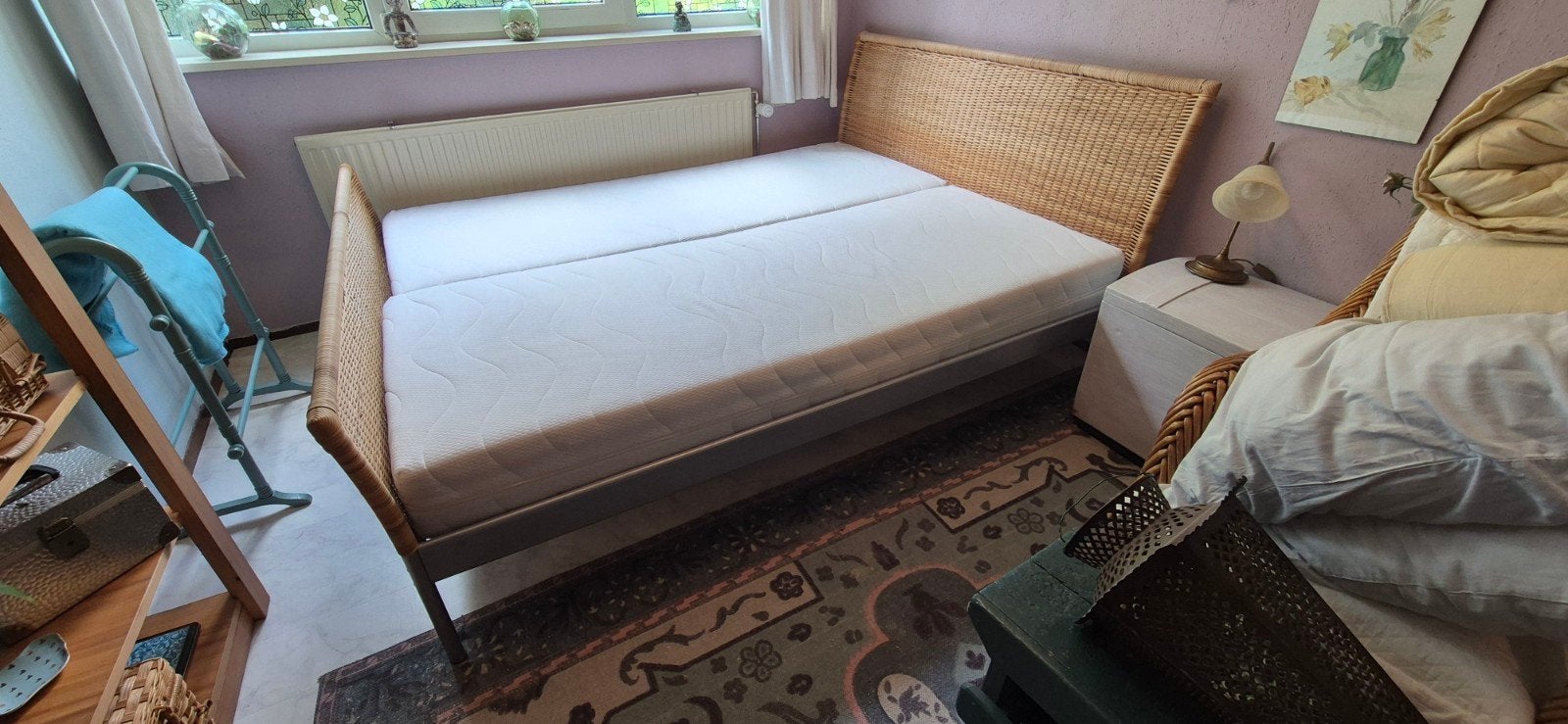 Rotan bed 170x210 met 2 zgan matrassen 80x200, Ophalen