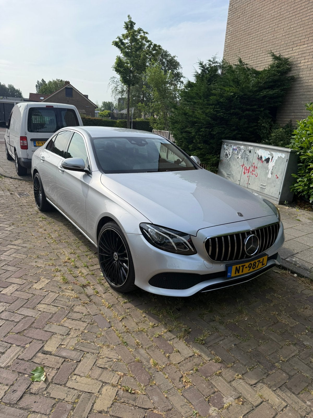 Mercedes-Benz E-Klasse 2.0 E200 Sedan AUT 2017 Grijs, Auto's, Lichtsensor, 4 cilinders, 1505 kg, Origineel Nederlands