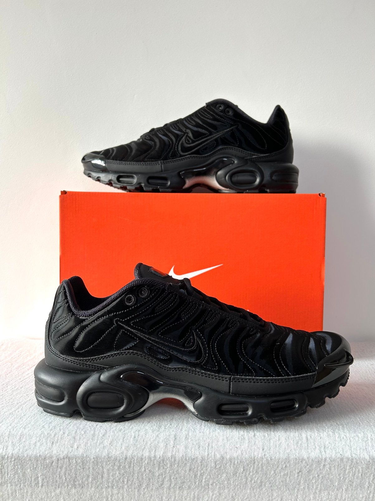 Nike Air Max Plus Black Anthracite Sail (EU 43), Zwart, Nike, Nieuw, Ophalen of Verzenden