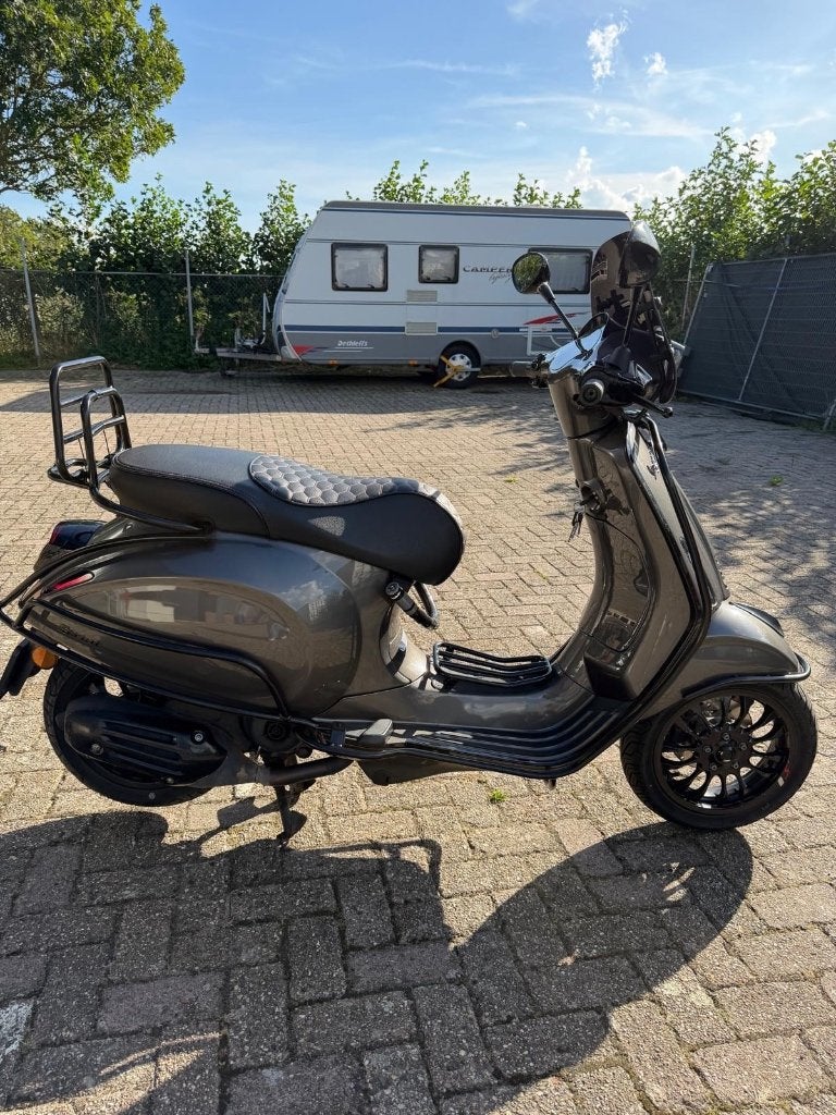 Vespa Primavera-Sprint 50 4T 3V 2022, Ophalen, Gebruikt, Benzine, Overige modellen