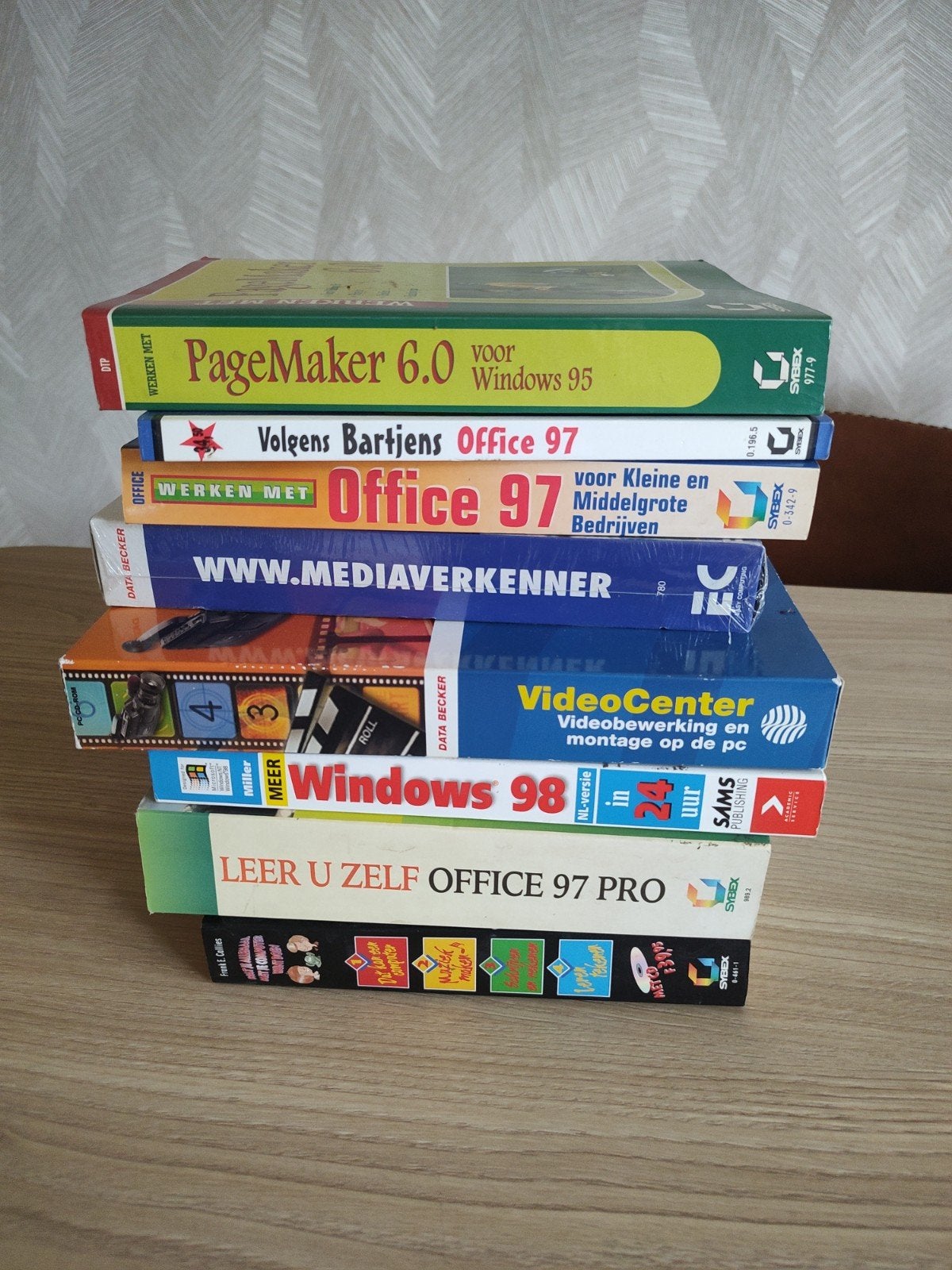 Partij oude computerboeken: Office 97, Windows 98, Pagemaker, Boeken, Informatica en Computer, Ophalen of Verzenden, Gelezen, Software